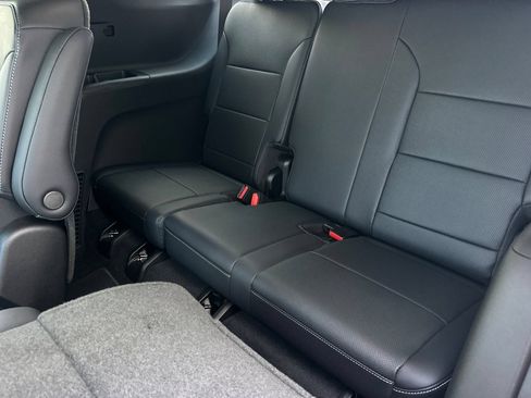 New 2026 Chevrolet Traverse LT w/ Enhanced Driving Package FWD image 15