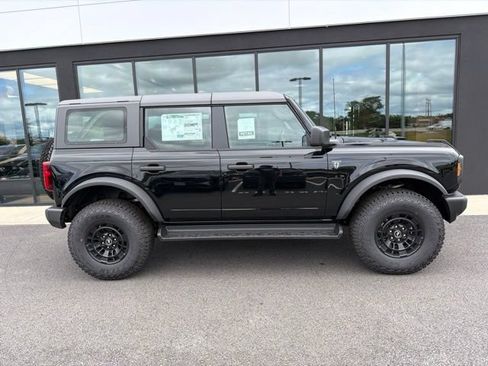 New 2026 Ford Bronco 4-Door w/ Sasquatch Package AWD/4WD image 2