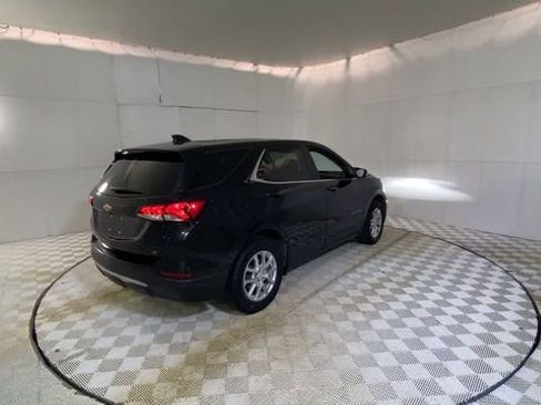 Used 2023 Chevrolet Equinox LT image 3