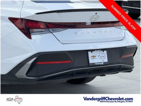 Used 2025 Hyundai Elantra Sport FWD image 7