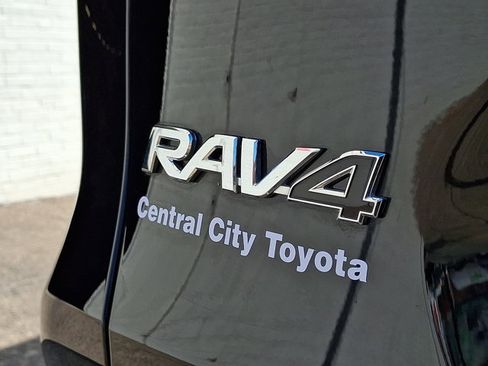 Used 2025 Toyota RAV4 LE image 29