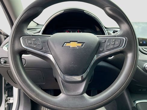 Used 2020 Chevrolet Malibu LT FWD image 11