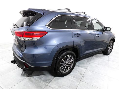 Used 2019 Toyota Highlander XLE AWD/4WD image 7