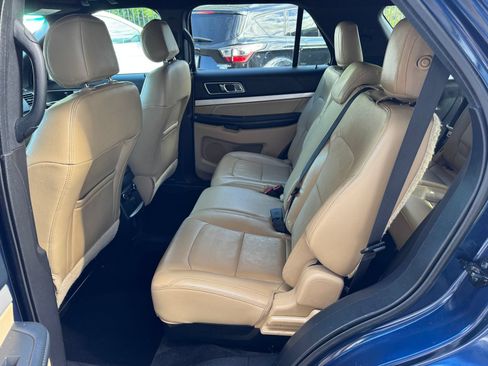 Used 2016 Ford Explorer XLT w/ Equipment Group 202A FWD image 14