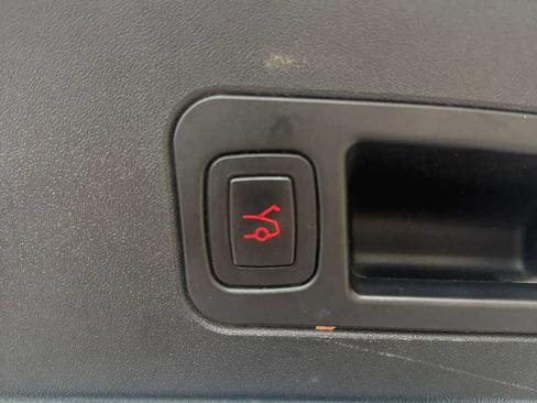 Used 2014 Tesla Model S 85 RWD image 17
