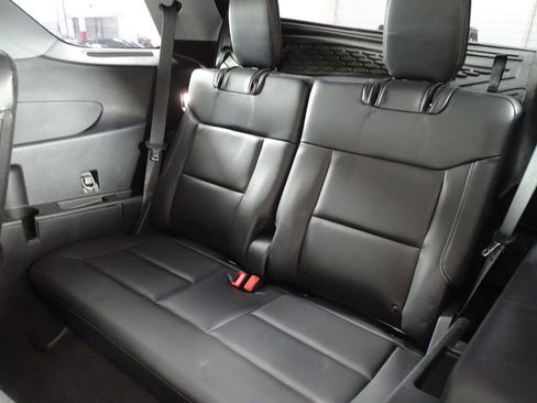 Used 2021 Ford Explorer XLT w/ Equipment Group 202A image 16