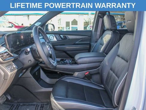 Used 2025 Buick Enclave Avenir w/ Trailering Package, 5000 lbs. AWD/4WD image 17