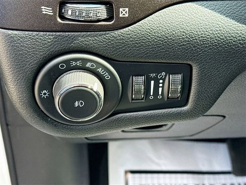 Used 2022 Jeep Cherokee Trailhawk w/ Trailer Tow Group image 11