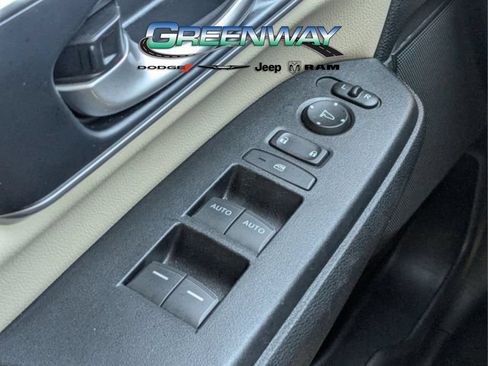 Used 2019 Honda CR-V Touring image 14