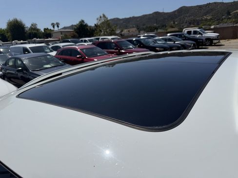 Used 2018 Volkswagen Tiguan SEL FWD image 7