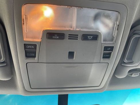 Used 2016 Toyota Camry SE image 24