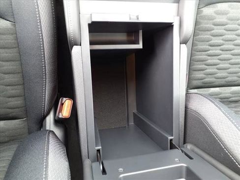 New 2025 Nissan Pathfinder S image 16