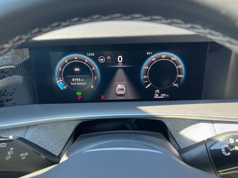 Used 2025 Volkswagen Tiguan S w/ 18" Wheel Package image 16