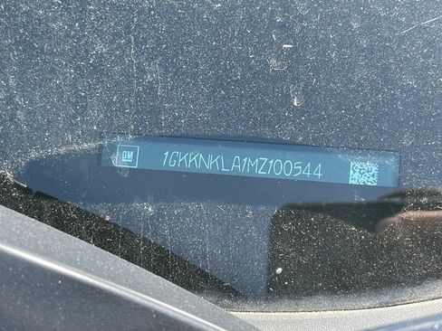 Used 2021 GMC Acadia SLE w/ Driver Convenience Package FWD image 10