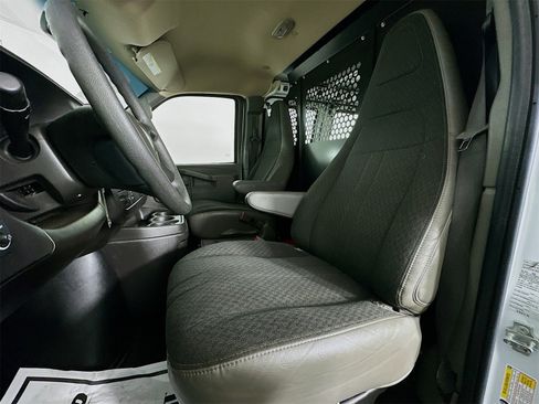 Used 2024 GMC Savana 2500 w/ Driver Convenience Package image 19