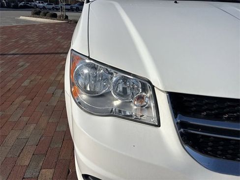 Used 2019 Dodge Grand Caravan SE image 20