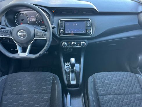 Used 2021 Nissan Kicks S image 4