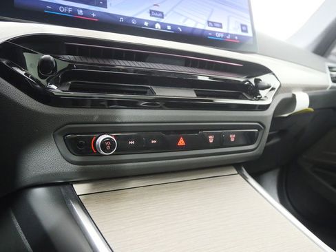 Used 2025 BMW 330i xDrive Sedan image 21