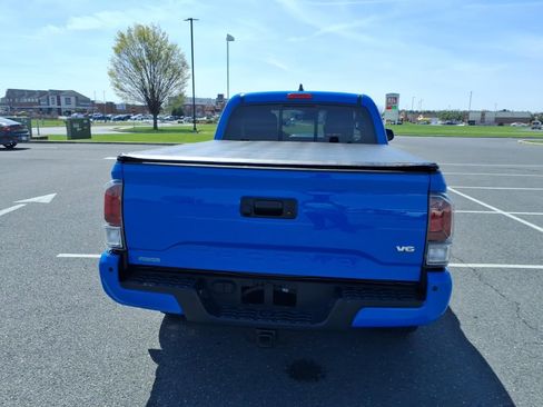 Used 2020 Toyota Tacoma TRD Sport w/ Technology Package image 5
