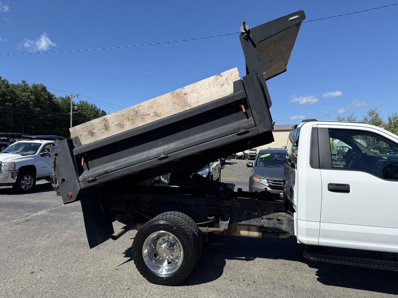 Used 2020 Ford F550 4x4 Regular Cab Super Duty w/ Power Equipment Group image 12