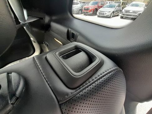 Used 2019 Jeep Cherokee Limited w/ Trailer Tow Group AWD/4WD image 51