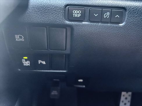 Used 2018 Lexus IS 350 F Sport RWD image 18