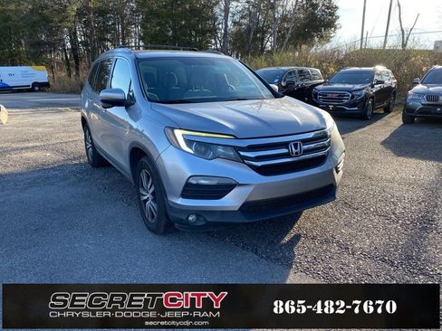 Used 2017 Honda Pilot EX image 3