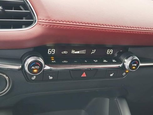 New 2026 MAZDA MAZDA3 Hatchback w/Premium Plus Pkg image 22