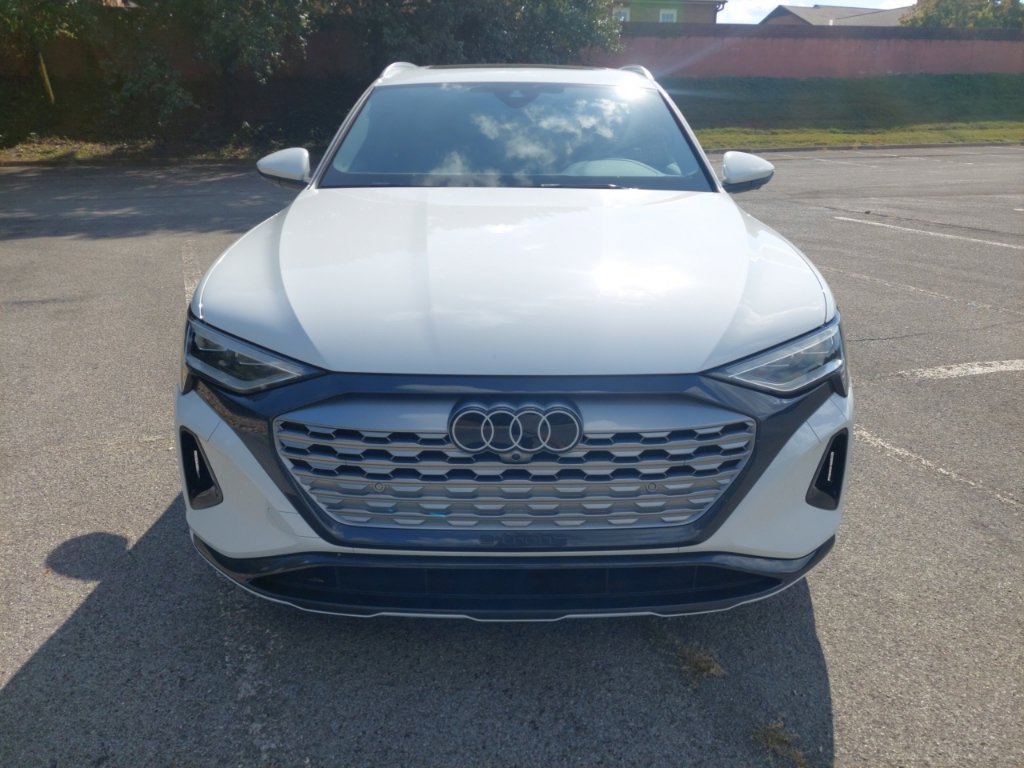 Used 2024 Audi Q8 e-tron Premium Plus w/ Premium Plus Package AWD/4WD image 4