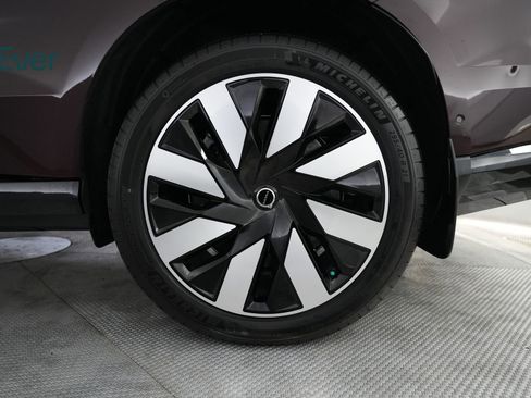 Used 2025 Volvo EX90 Plus AWD/4WD image 9