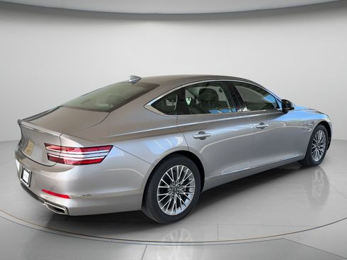 Used 2023 Genesis G80 2.5T RWD image 5