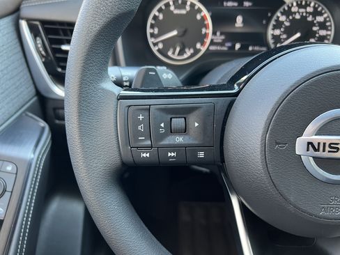 Used 2021 Nissan Rogue SV AWD/4WD image 26