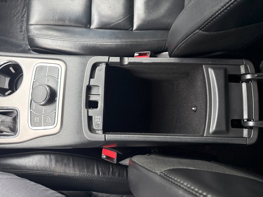 Used 2018 Jeep Grand Cherokee Limited AWD/4WD image 34