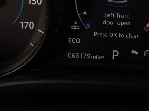 Used 2018 Jaguar F-PACE S image 16