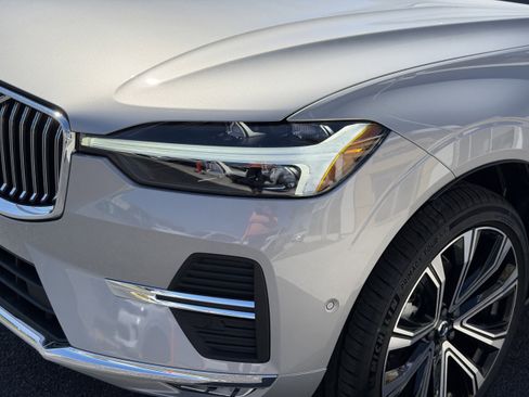 Certified 2023 Volvo XC60 B5 Ultimate w/ Protection Package Premier image 8