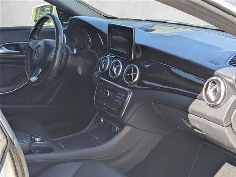 Used 2015 Mercedes-Benz CLA 250 4MATIC image 22