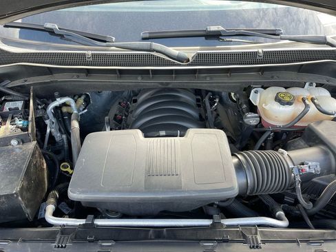 Used 2021 Chevrolet Suburban Premier w/ Premium Package image 39