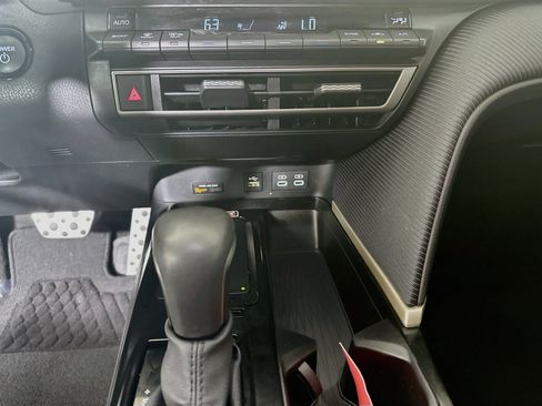 Used 2025 Toyota Camry SE w/ Convenience Package FWD image 23