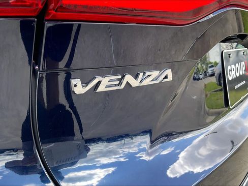 Used 2022 Toyota Venza XLE image 29