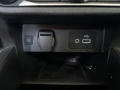 Used 2025 Nissan Versa SV FWD image 23