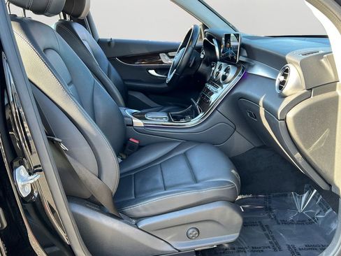 Used 2022 Mercedes-Benz GLC 300 image 8