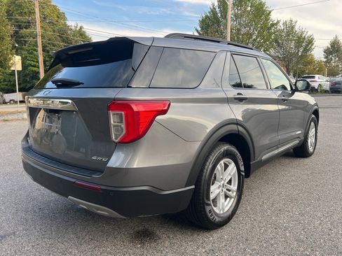 Used 2022 Ford Explorer XLT w/ Equipment Group 202A image 5