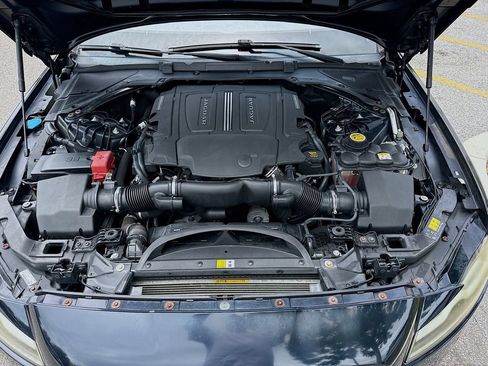 Used 2016 Jaguar XF Prestige RWD image 34
