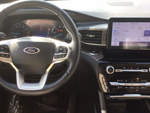 Certified 2022 Ford Explorer Limited w/ Equipment Group 301A image 20