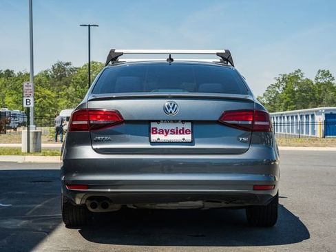 Used 2017 Volkswagen Jetta Sport FWD image 7