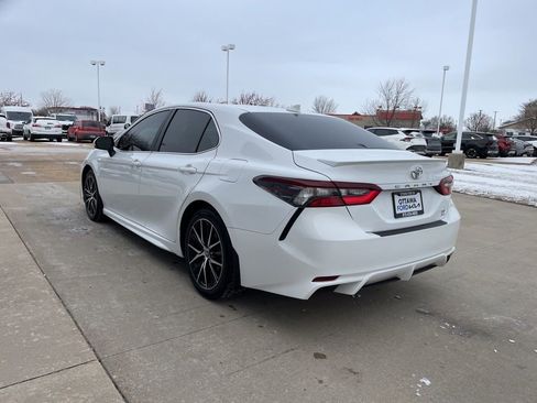 Used 2024 Toyota Camry SE image 7