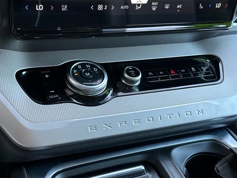 Certified 2025 Ford Expedition Active image 22