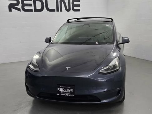 Used 2023 Tesla Model Y AWD image 3