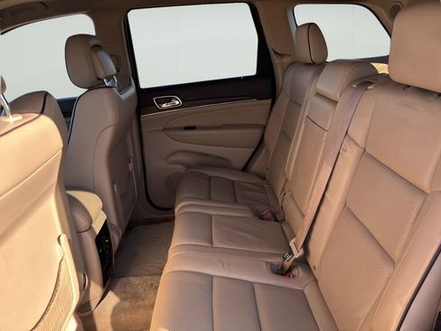 Used 2015 Jeep Grand Cherokee Overland w/ Advanced Technology Group image 12