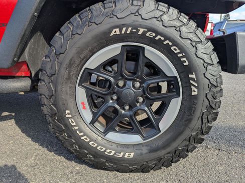 Used 2015 Jeep Wrangler Sport w/ Connectivity Group image 10